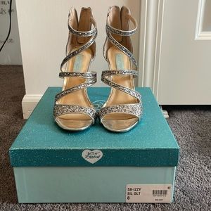 Blue by Betsey Johnson Izzy Heels Size 8